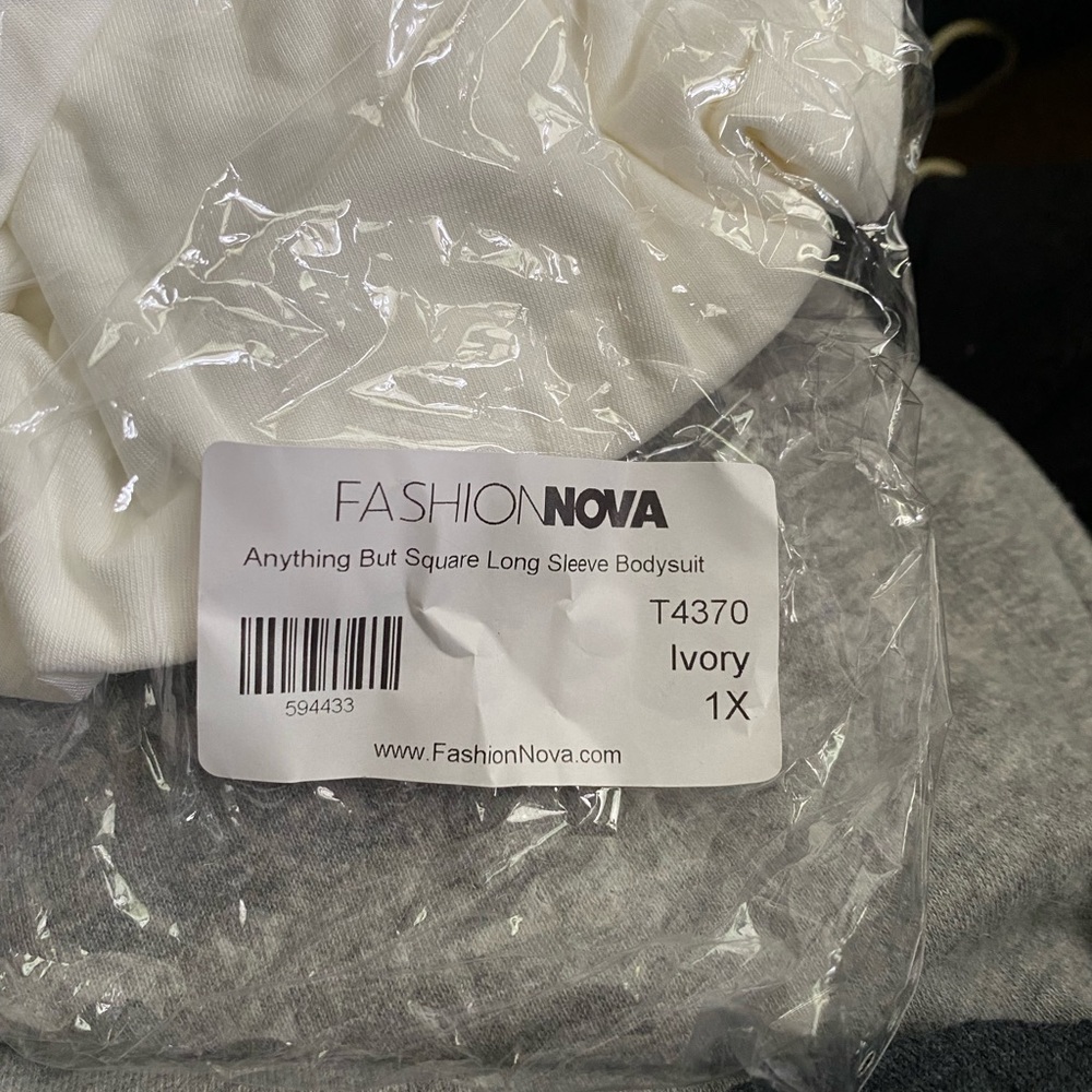 FashonNova Women’s Bodysuit